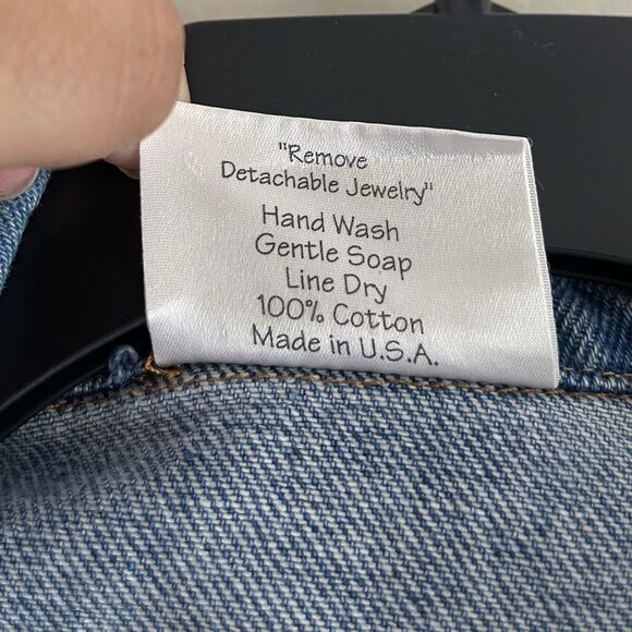 Vintage Sleeveless Jean Jacket Size L Vest Animals Pins Blue Denim 80s Music - Picture 12 of 13